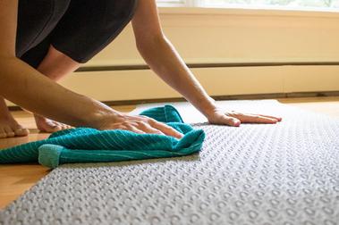 How To Clean Lululemon Yoga Mat – A Complete Guide